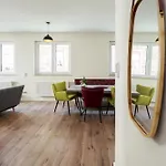 Design Mit Grosser Dachterrasse An Der Mosel - Netflix - Waschmaschine & Trockner 센하임