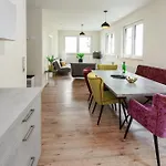 Design Mit Grosser Dachterrasse An Der Mosel - Netflix - Waschmaschine & Trockner 센하임