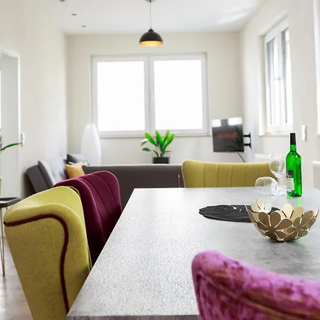 Design Mit Grosser Dachterrasse An Der Mosel - Netflix - Waschmaschine & Trockner 森海姆